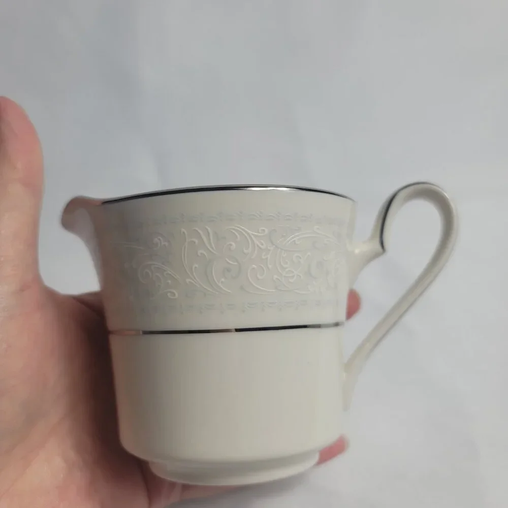 Noritake Trudy Creamer Ivory with Blue & White Scrolls #7087
